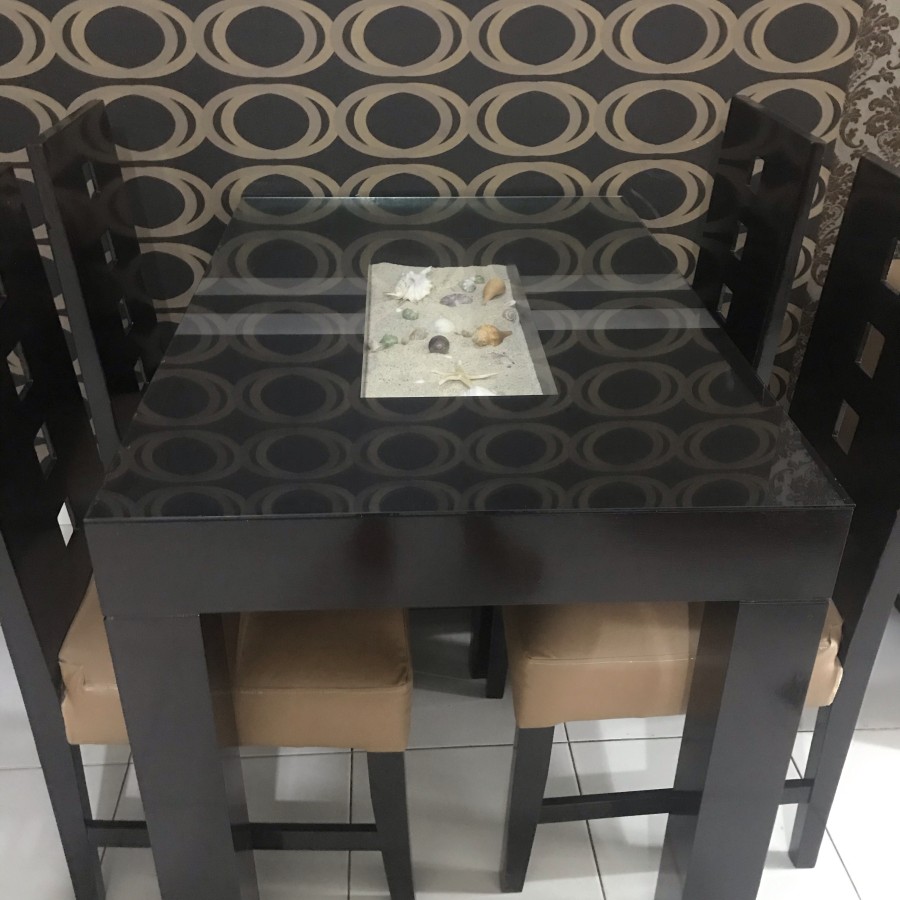 Meja Makan